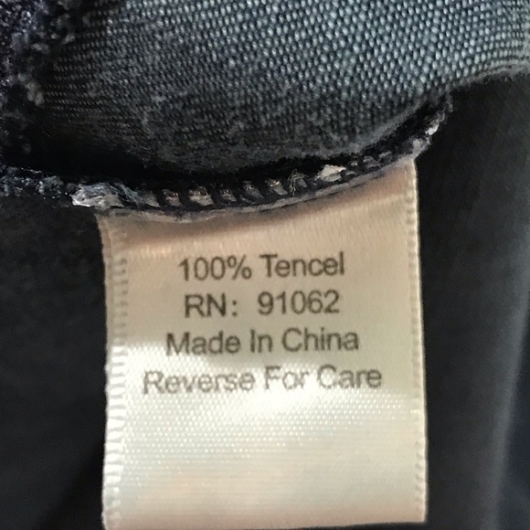 Standards and Practices Sleeveless Demin Top - Picture 10 of 15